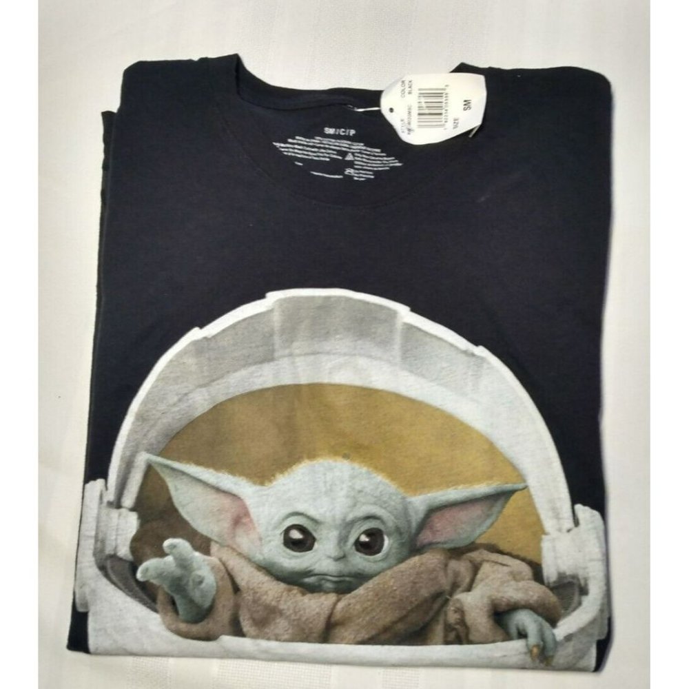 Baby Yoda off Star Wars T Shirt Size Small